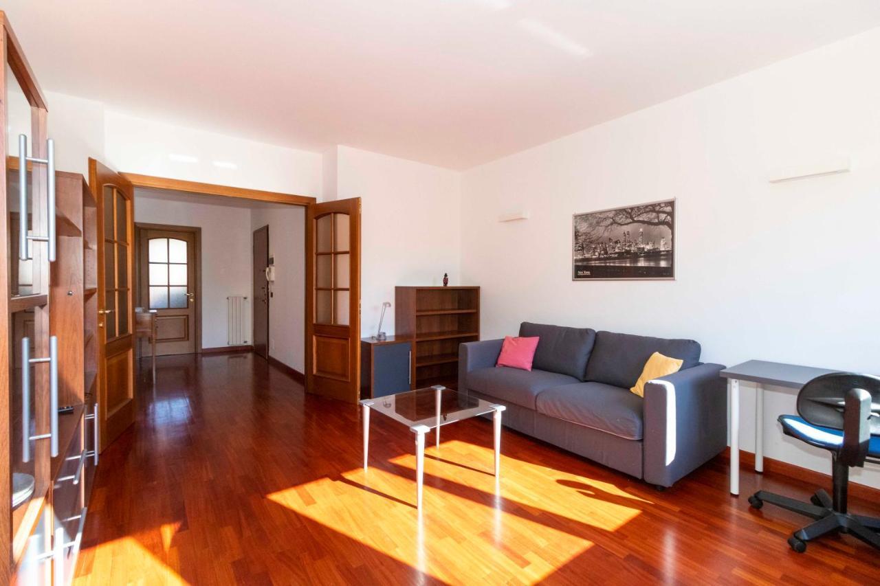 Апартаменти Cozy&Spacious Apt 2 Min Walk From The Tram Stop! Турин Екстер'єр фото